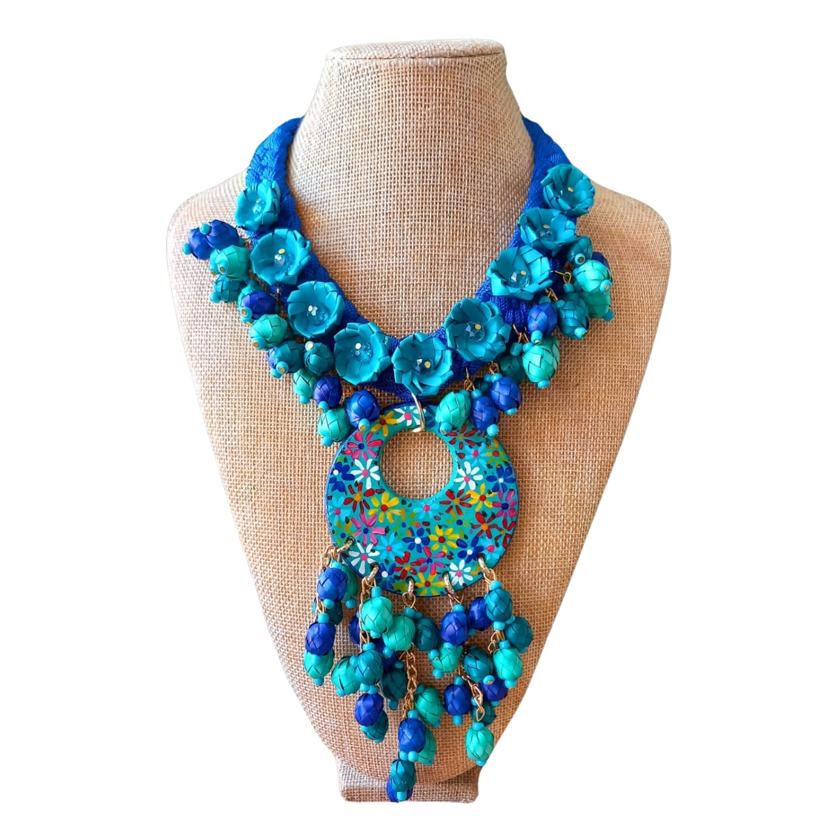 Collar trenzado azulado