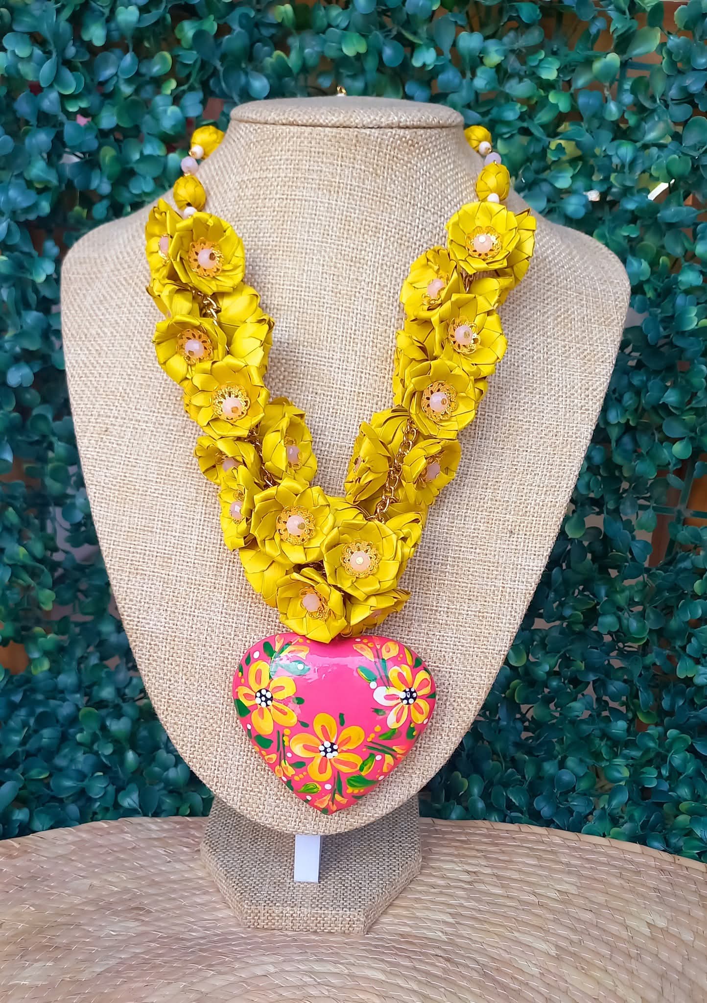 Collar flor del sol